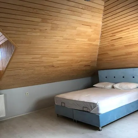 Heaven Golden Apartment